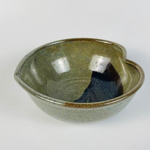 Heart Shaped Ceramic Art Pottery Bowl 5 3/4 x 5 3/4 x 2 1/8” - Picture 1 of 7